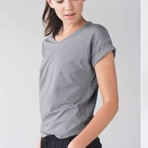 LULULEMON GRAY SHORT SLEEVE SHIRT